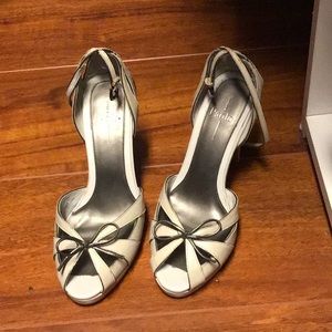 6 in heel in a classic cream color